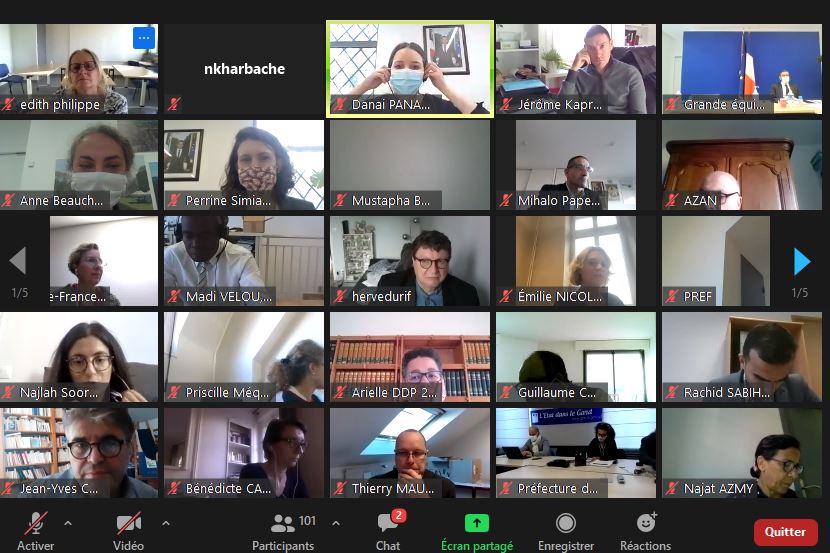 Capture &eacute;cran montant des d&eacute;l&eacute;gu&eacute;s du pr&eacute;fet qui suivent la visioconf&eacute;rence