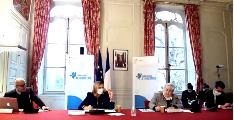 Capture &eacute;cran de la visioconf&eacute;recne avec les 2 ministres, Economie et Coh&eacute;sion des territoires. 