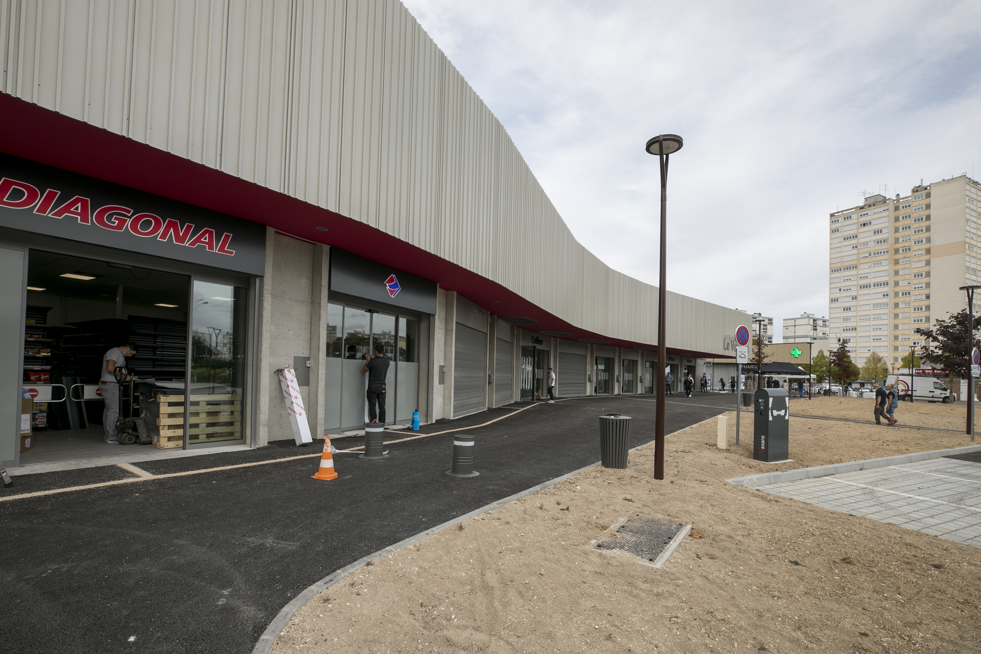 Nouveau pôle commercial, après une restructuration d'ampleur, inauguré en 2020, à Chalons en Chamapgne.