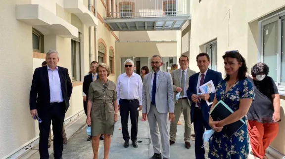 La pr&eacute;sidente et le directeur de l'ANCT et les &eacute;lus locaux visite un chantier dans le Gers