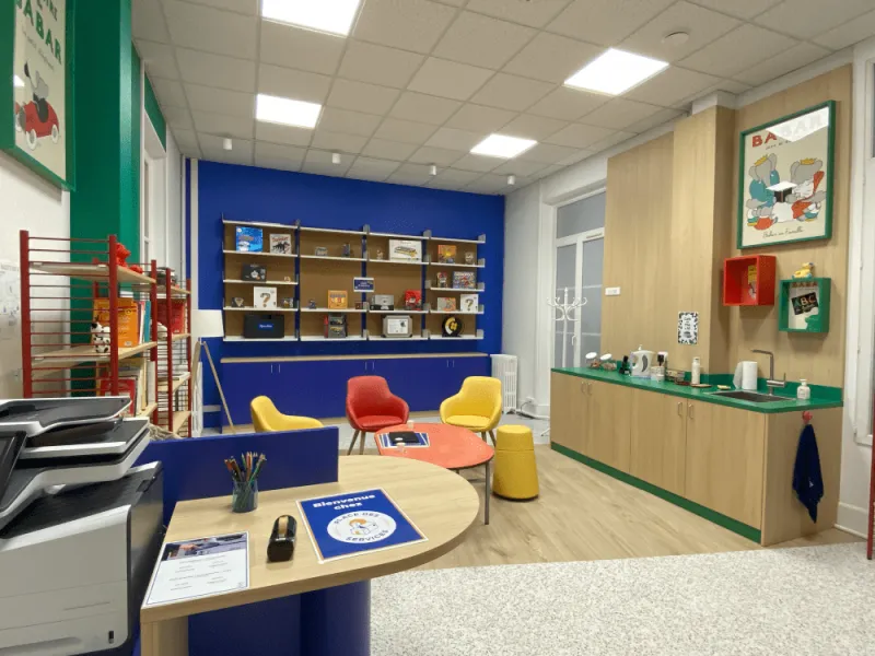 Espace d&eacute;tente et biblioth&egrave;que partag&eacute;e - Place des services &agrave; &Eacute;p&ocirc;ne